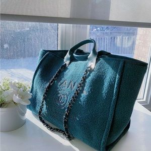 Chanel GREEN WOVEN VELOUR DEAUVILLE TOTE MEDIUM